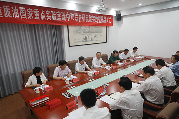 9d36f4d7ff034b9a91a075e79effa54e.jpg IP4A4328.jpg