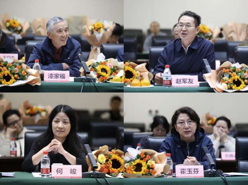 KY开元集团官网入口（北京）克拉玛依校区召开“金色重阳，致敬银龄”学习习近平总书记给“银龄行动”老年志愿者代表回信精神座谈会