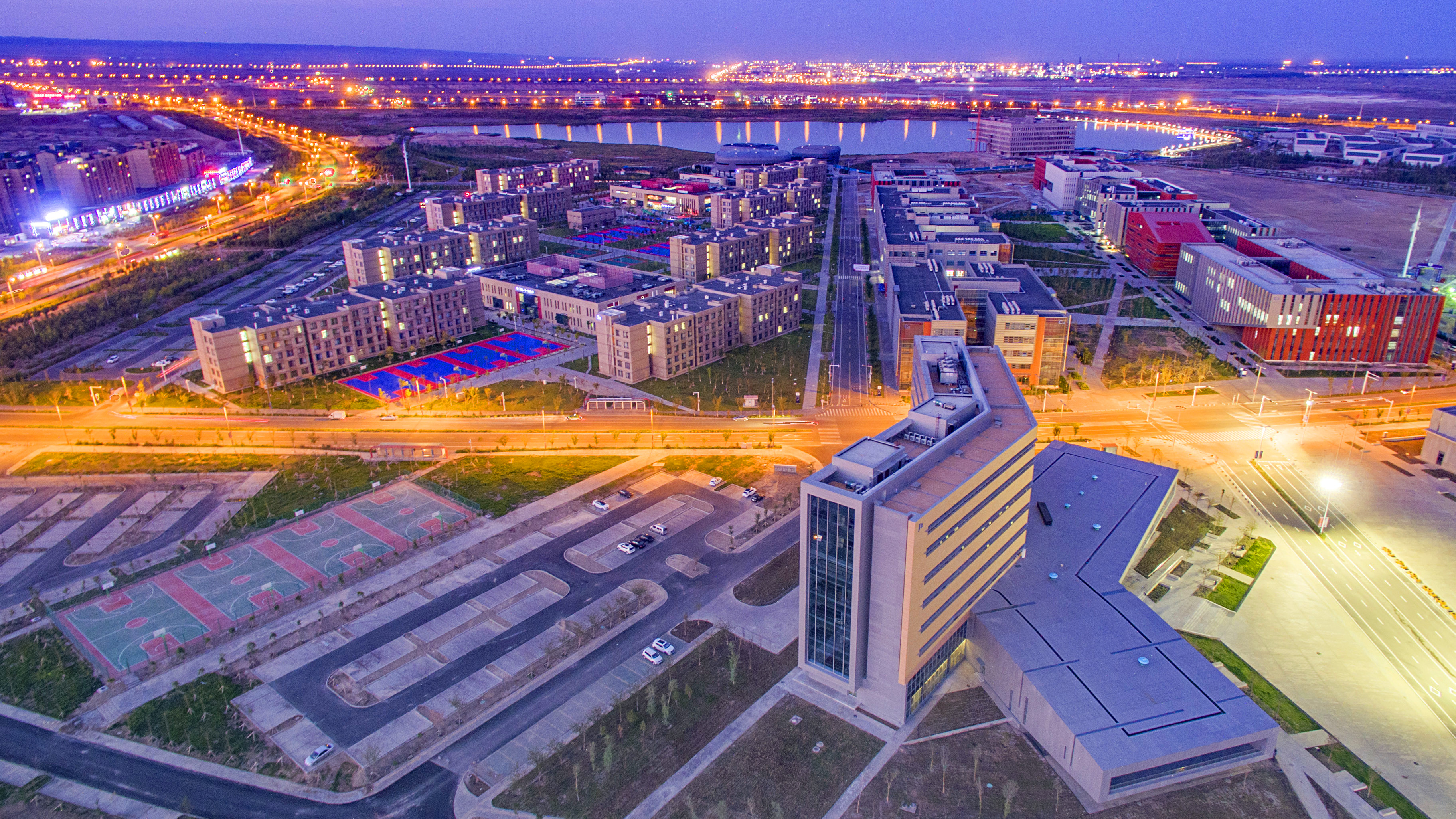 克拉玛依校区 (1).jpg