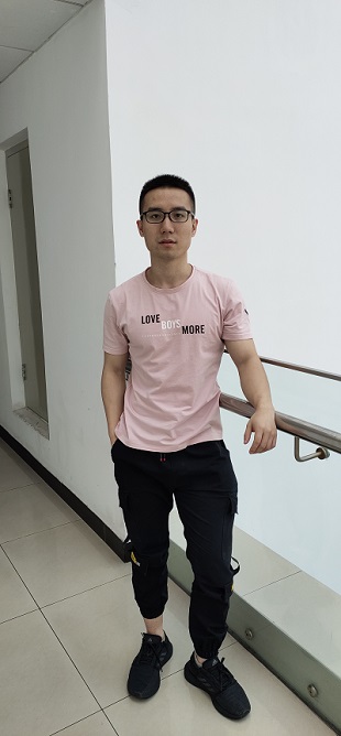 842d6f5cef784d078d3504ede625cca7.jpg 石工学院+唐雪峰+生活照.jpg